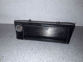 BMW 3 E30 Auton tuhkakuppi 51161929459