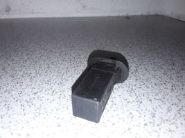 BMW 3 E46 Serratura del tappo del serbatoio del carburante 8228939