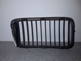 BMW 7 E38 Grille de calandre avant 8125811