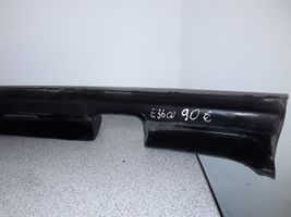 BMW 3 E36 Enjoliveur de pare-chocs arrière 51122255379