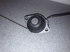 BMW 5 E39 Loading door lock 8363699