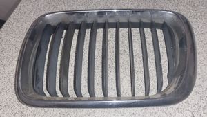 BMW 3 E36 Grille calandre supérieure de pare-chocs avant 51138195093