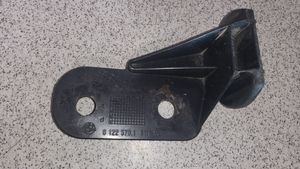 BMW 3 E36 Soporte del parachoques delantero 51118122578