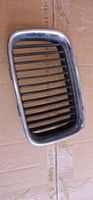 BMW 3 E36 Grille de calandre avant 8122237