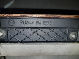 BMW 5 E39 Moldura de la unidad delantera de radio/GPS 51458184156