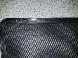 BMW 5 E39 Moldura protectora del altavoz lateral 8172425