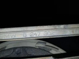 BMW 5 E39 Cadre, panneau d'unité radio / GPS 8247302