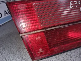 BMW 5 E34 Lampy tylnej klapy bagażnika 1384011