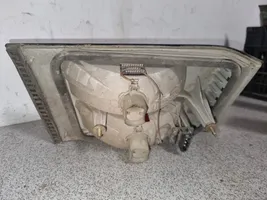 BMW 5 E34 Aizmugurējais lukturis pārsegā 83515620