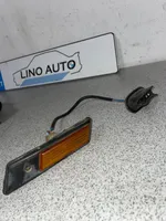 BMW 5 E34 Indicatore di direzione del parafango anteriore 13780149