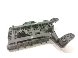 Volkswagen Golf V Vassoio batteria 1K0915333