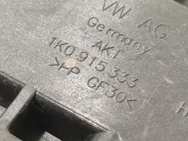 Volkswagen Golf V Vassoio batteria 1K0915333
