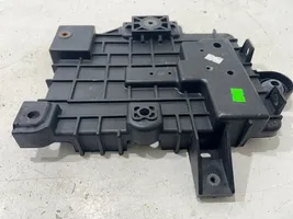 Hyundai i10 Support boîte de batterie 37150B9100