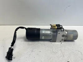 Volkswagen Touareg I Moteur de pompe hydraulique de hayon 7L6827449