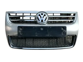 Volkswagen Touareg I Front grill 7L6853651