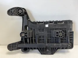 Volkswagen Touran II Vassoio scatola della batteria 1K0915333