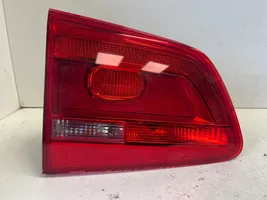 Volkswagen Touran II Lampy tylnej klapy bagażnika 1T0945093