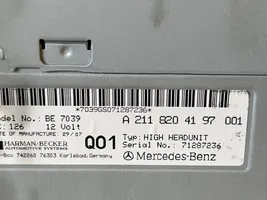 Mercedes-Benz CLS C219 Unité principale radio / CD / DVD / GPS A2118204197
