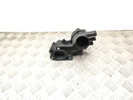 Volkswagen Golf III Termostaatin kotelo 032121111