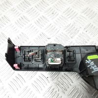 Toyota Avensis T270 Moldura del interruptor del espejo 5544605080