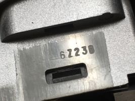 Suzuki Swift Ohjauspyörän painikkeet/kytkimet 6Z23B