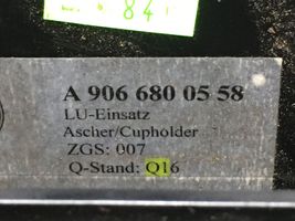 Mercedes-Benz Sprinter W906 Becherhalter Getränkehalter Cupholder vorne A9066800558