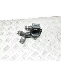 BMW 1 E81 E87 Termostaatin kotelo 8675955106