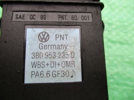 Volkswagen PASSAT B5 Takaluukun/tavaratilan luukun avauskytkin 3B0953235D