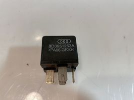 Audi A6 S6 C5 4B Kita rėlė 8D0951253A