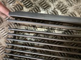 Audi 80 90 B2 Maskownica / Grill / Atrapa górna chłodnicy 857853655B