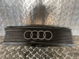 Audi 80 90 B2 Etupuskurin ylempi jäähdytinsäleikkö 857853655B