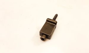 Volkswagen PASSAT B5.5 Fuel Injector clamp holder 