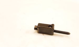 Volkswagen PASSAT B5.5 Fuel Injector clamp holder 