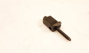 Volkswagen PASSAT B5.5 Fuel Injector clamp holder 