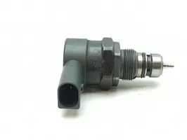 Mercedes-Benz E W211 Regolatore di pressione del carburante A6110780449