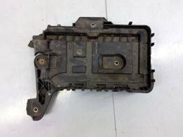 Volkswagen Jetta VI Boîte de batterie 1K0915333