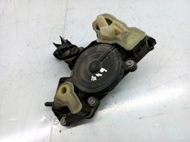 Volkswagen Jetta VI Breather valve 06K103495