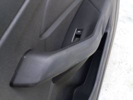 Volkswagen Jetta USA Rivestimento del pannello della portiera anteriore 17B868080