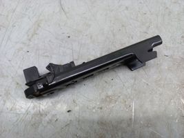 Volkswagen Touareg II Rail de réglage hauteur de ceinture de sécurité 3C8857819