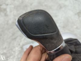 Volkswagen Jetta VI Pavarų perjungimo svirties apdaila (plastikinė) 5C7713203A