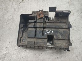 Opel Meriva A Boîte de batterie 13167332