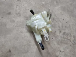 BMW 5 E39 Brake fluid reservoir 