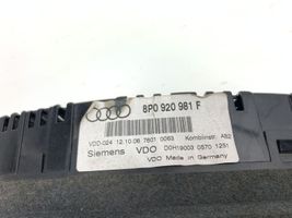 Audi A3 S3 8P Licznik / Prędkościomierz 8P0920981F