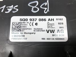 Volkswagen PASSAT B8 Modulo comfort/convenienza 5Q0937086AH