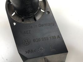 Volkswagen Polo IV 9N3 Ugello a spruzzo lavavetri per faro 6Q0955159A