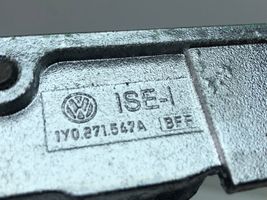Volkswagen New Beetle Avattavan katon lukituksen vastakappale 1Y0871547A