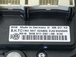 Volkswagen PASSAT B7 Ilmastoinnin ohjainlaite 5HB01129200