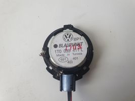 Volkswagen Touran I Altavoz de alta frecuencia en la puerta delantera 1T0035411L