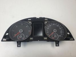 Volkswagen PASSAT B7 Speedometer (instrument cluster) 3AA920970J