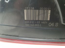 Volkswagen Tiguan Lampy tylnej klapy bagażnika 5N0945093C